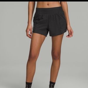 Lululemon hotty hot high rise 4” shorts